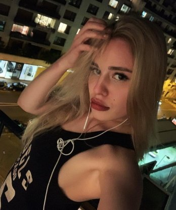 🌹 Я живу в Москве и готова принять тебя в своей уютной апартаменте. У меня есть красивые фото, чтобы ты мог оценить мою привлекательность. В моих услугах включены классический секс, оральный секс, эротический массаж и многое другое. 🌟 Наслаждайся моими изящными формами, готовыми утопиться в безграничном удовольствии. ✨ Мои постоянные клиенты оставляют самые лестные отзывы о моих услугах. Я прекрасная компания как для приятного вечера, так и для волшебной ночи. Доверься моим нежным рукам и непревзойденной страсти - я сделаю нашу встречу незабываемой! 😍💋 Злата
